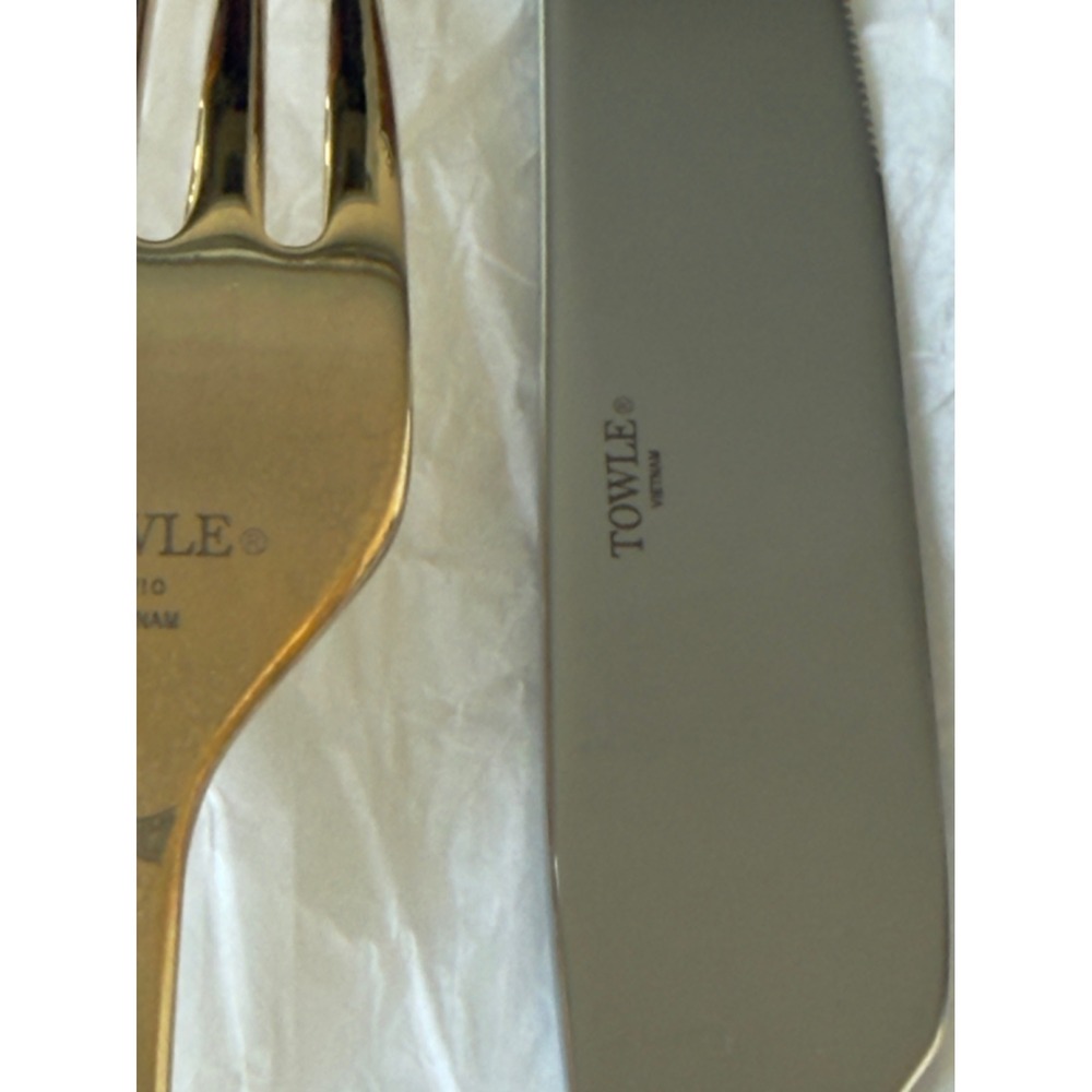 Williams Sonoma 5 pc Bee 18/10 Stainless Steel Gold Flatware Set, Retail $79 - Picture 6 of 7
